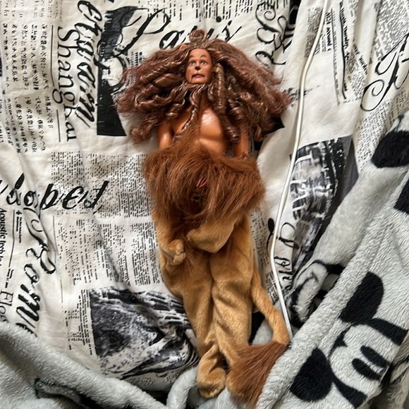 Lion and tin man Barbies - Picture 4 of 6